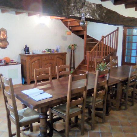 Gite Les Hautes Mougonnieres Neuil Exterior foto